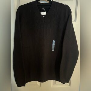 Uniqlo NWT - Men's Black 3D Knit V-Neck Sweater. Soufflé Yarn. Size Large.